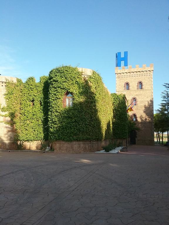 Hotel Vinedos Y Bodegas El Castillo Villarrobledo Buitenkant foto