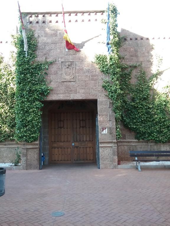 Hotel Vinedos Y Bodegas El Castillo Villarrobledo Buitenkant foto